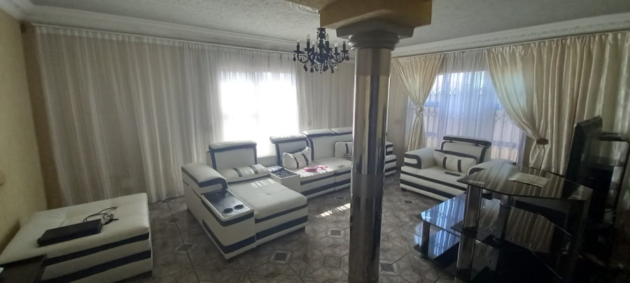 5 Bedroom Property for Sale in Zamdela Free State